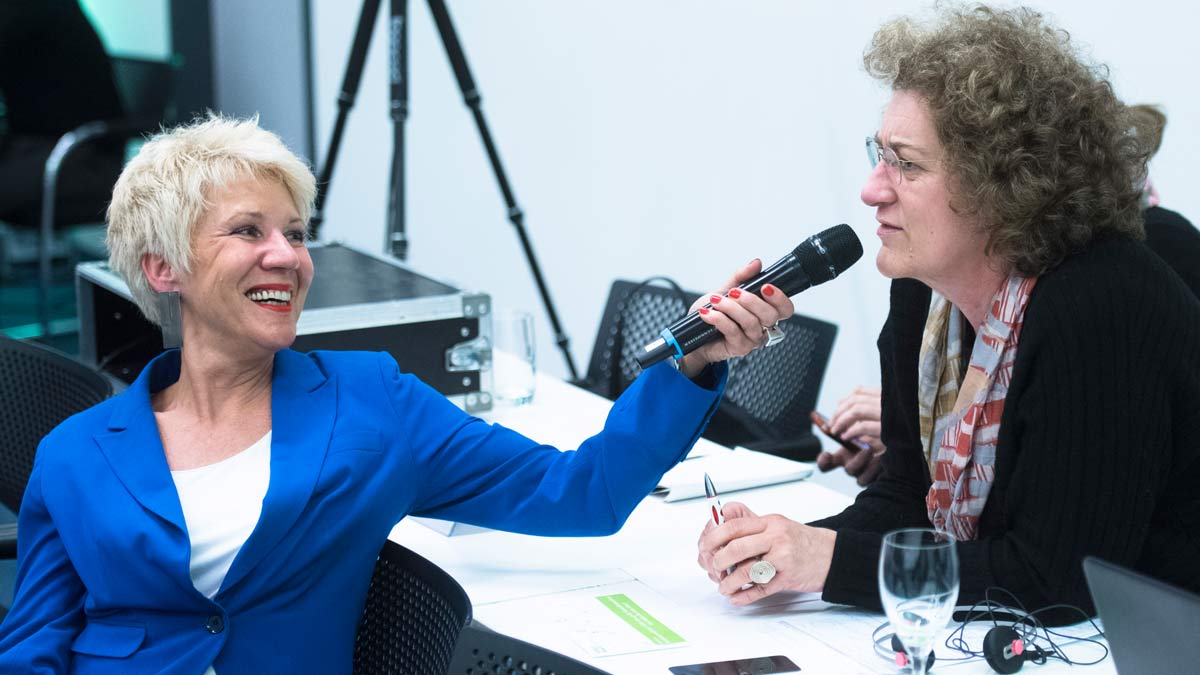 Auftraggeber der Moderatorin Beate Kowollik